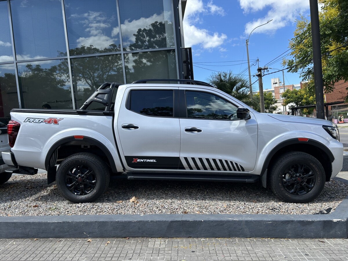 Nissan Frontier PRO-4X 2.5 4X4 DDTTi | Permuta / Financia Nissan Frontier PRO-4X 2.5 4X4 DDTTi | Permuta / Financia
