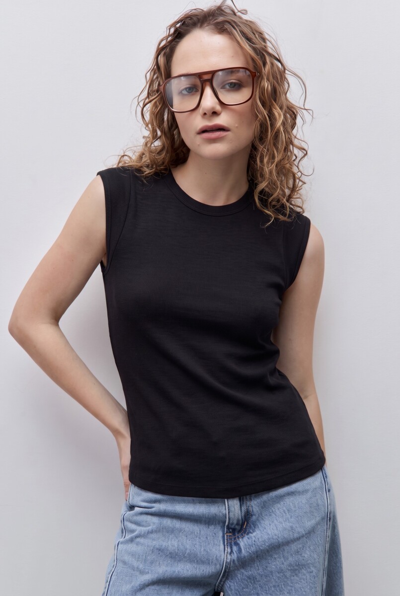 REMERA NEMI - Negro 