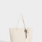 Shopper Cartera Shopper Con Charm - Blanco Crudo
