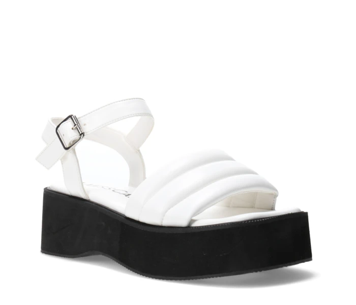 Sandalia CORK Con pulsera y capellada capitoneada White