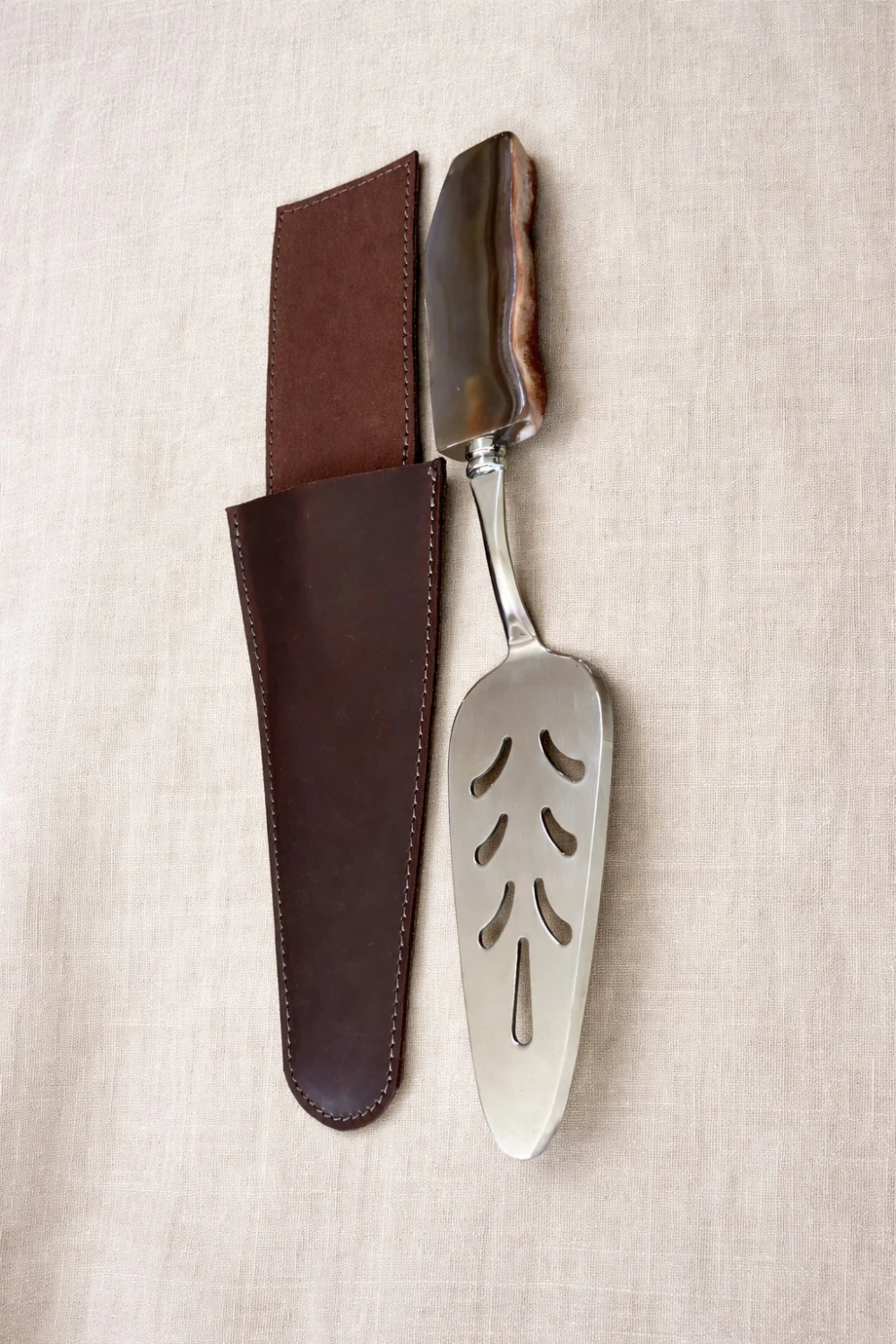 Rustic Cake Shovel - Chocolate