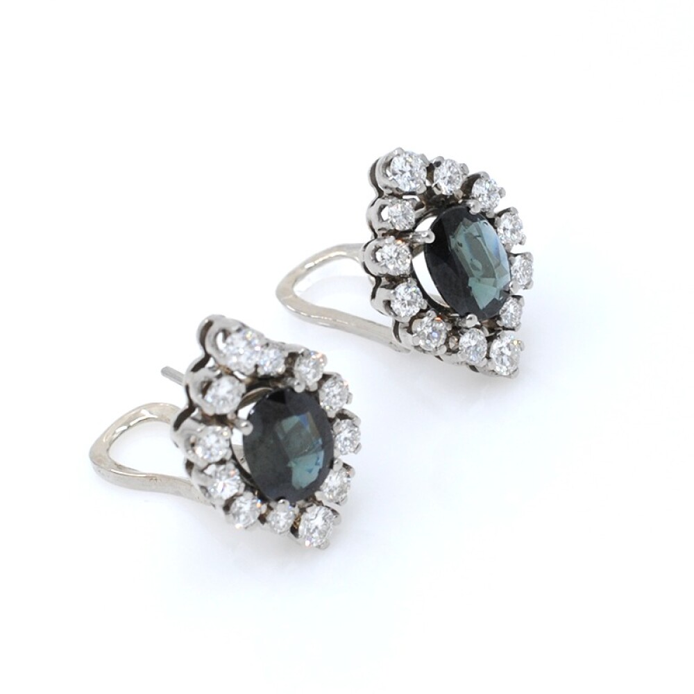 Par de caravanas oro 18k, zafiros azules y brillantes Par de caravanas oro 18k, zafiros azules y brillantes