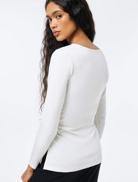 BLUSA DE MANGA LARGA CON ELASTANO BLANCO