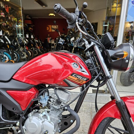 Yamaha Crux Rojo