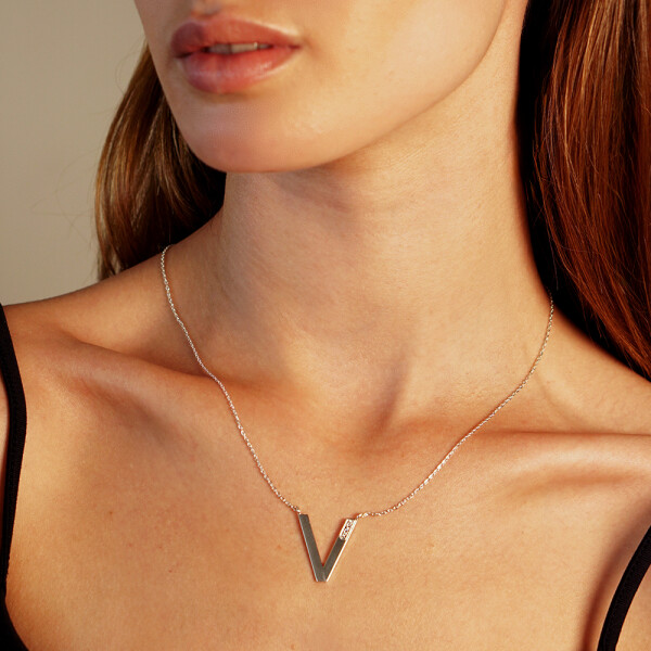 Colgante MOON de Plata 925 con brillantes – Inicial personalizada Colgante MOON de Plata 925 con brillantes – Inicial personalizada