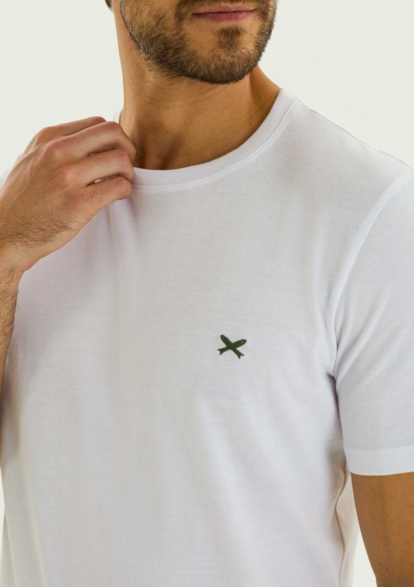 CAMISETA BÁSICA WORLD CON BORDADO - BLANCO 