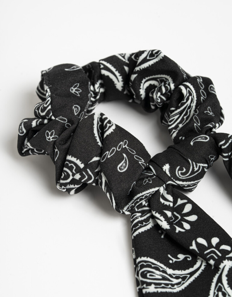Skunzies Estampados Scrunchie Con Lazo Paisley - Estampado Geometrico
