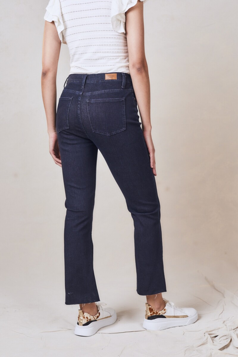 Crop Flared Jean Oscuro