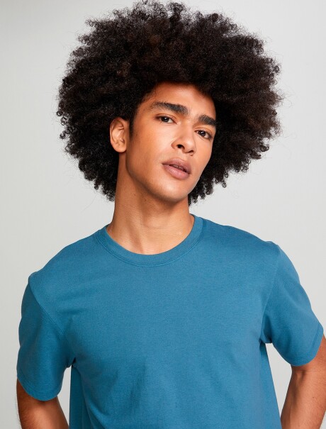 CAMISETA UNISSEX BÁSICA MANGA CORTA ESCOTE A LA BASE AZUL