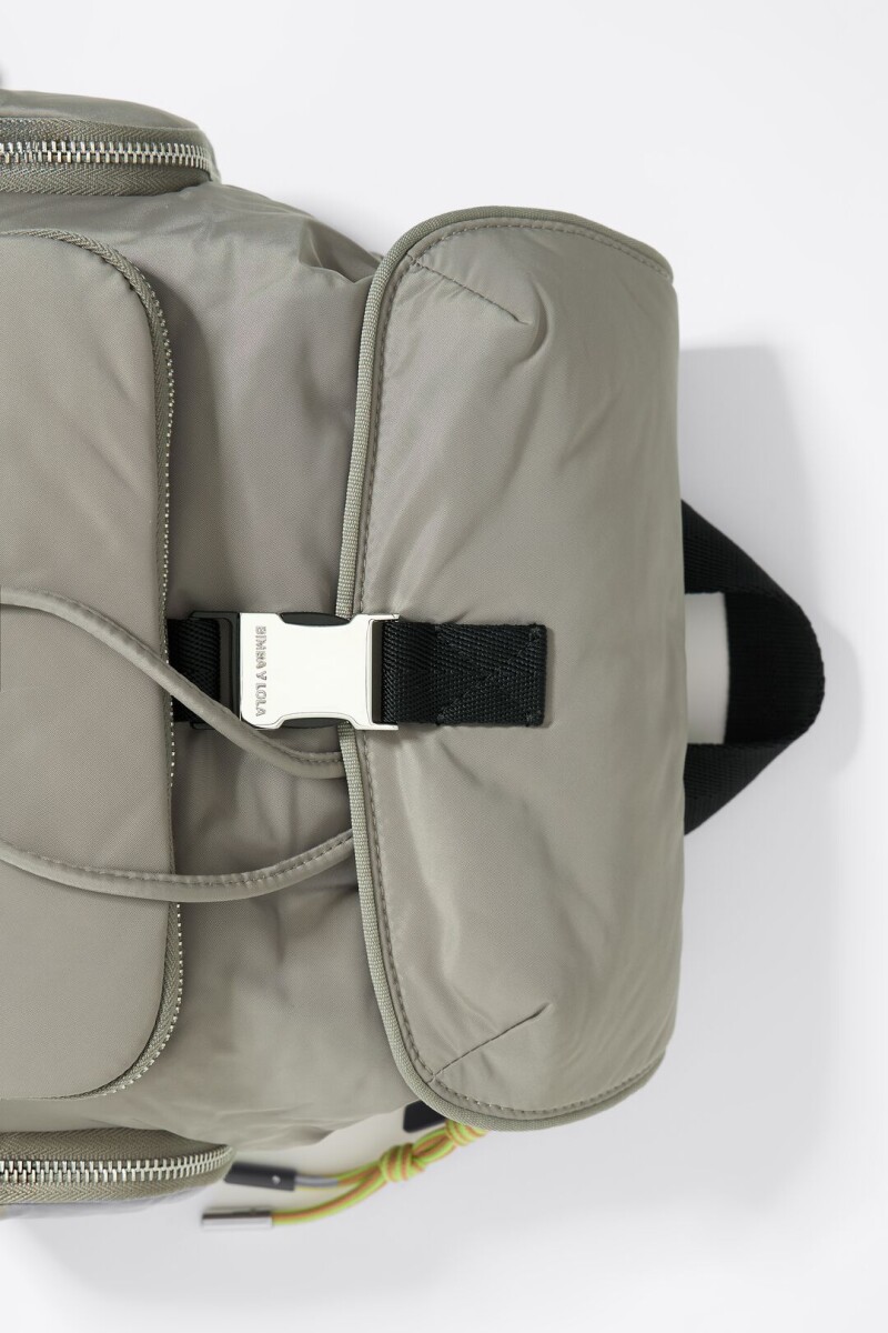 MOCHILA MEDIANA POCKET Antracita