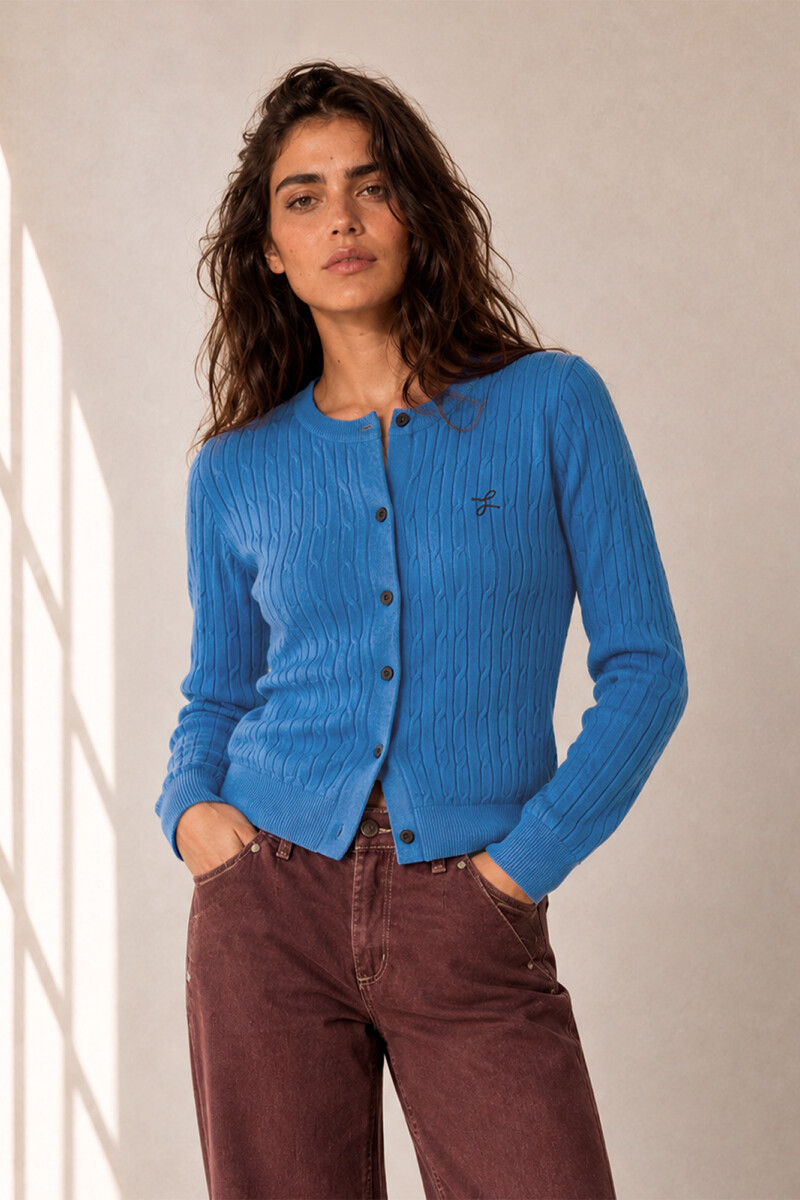 CARDIGAN OCHOS CELESTE