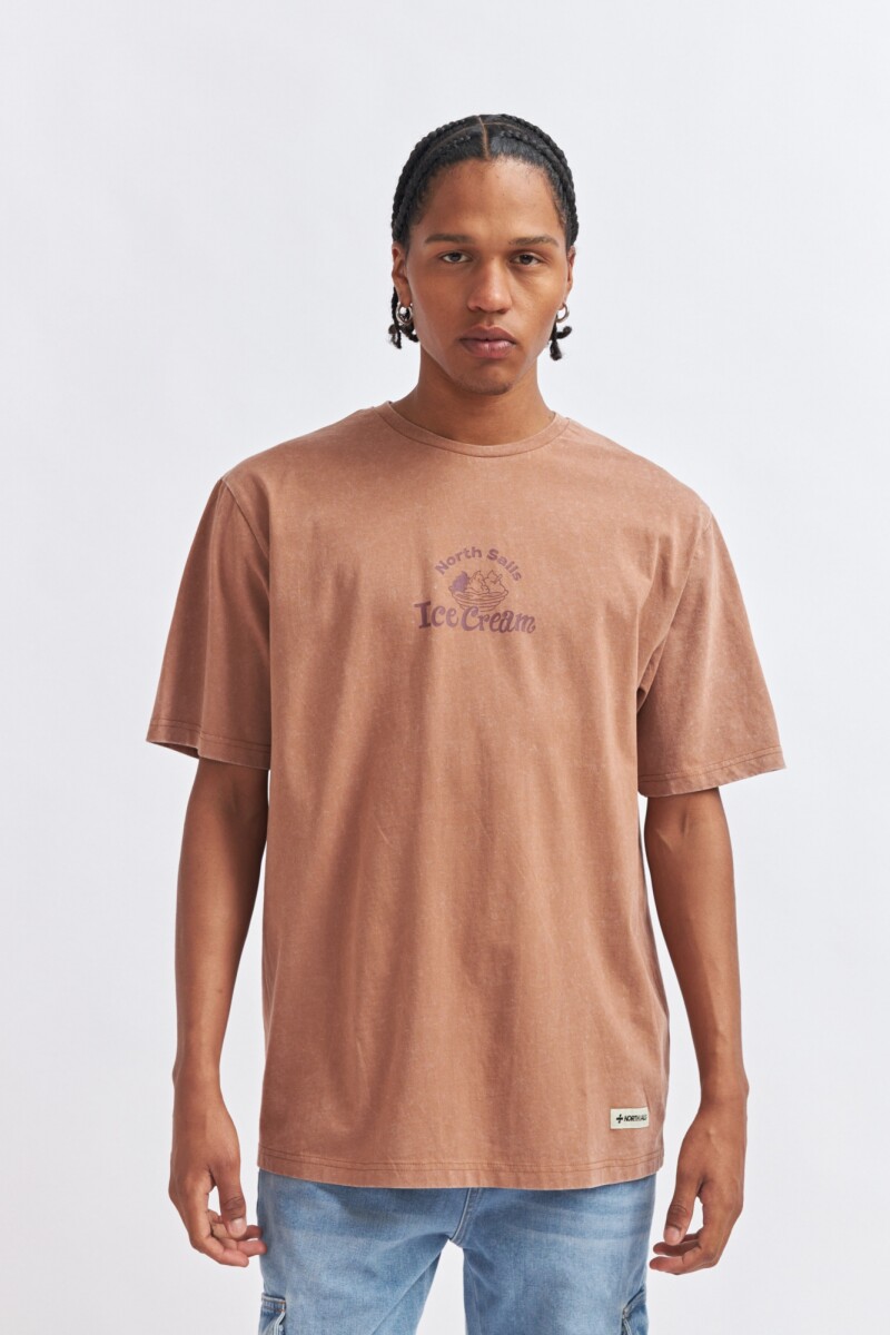 REMERA DANIEL - MARRON 