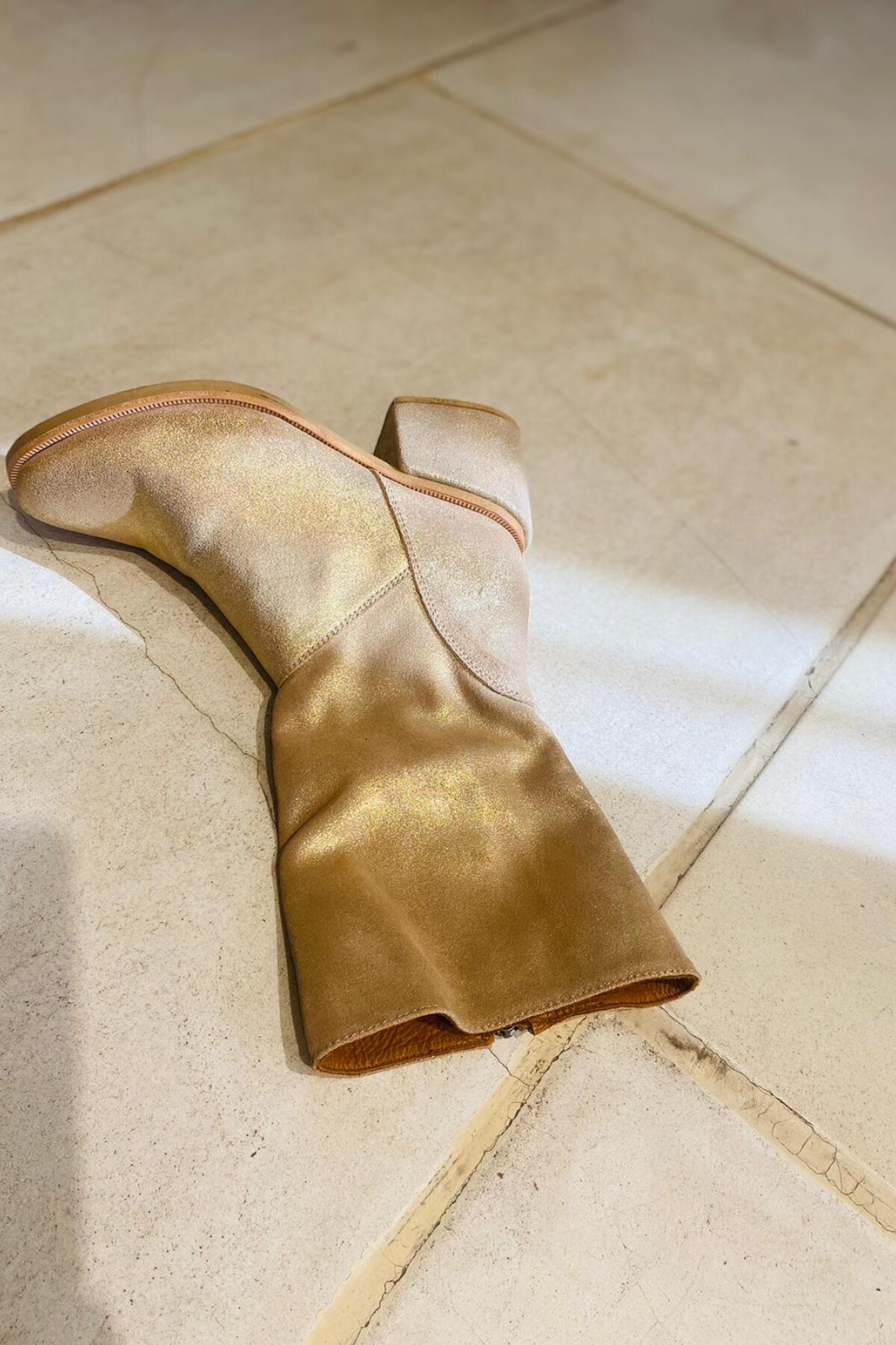 City Boots Shinny Dorado Claro