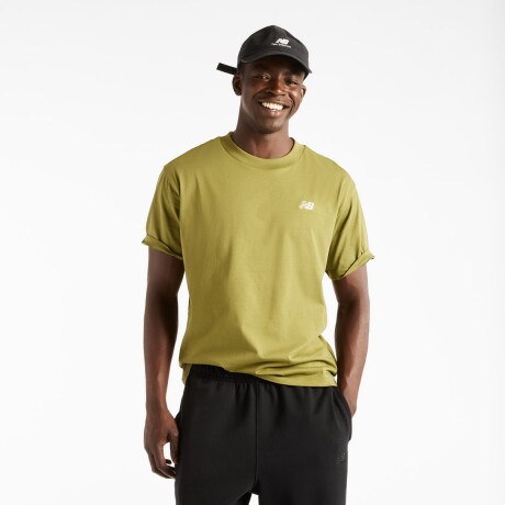 Remera New Balance de Hombre - Sport Essentials - MT41509GEE GREEN