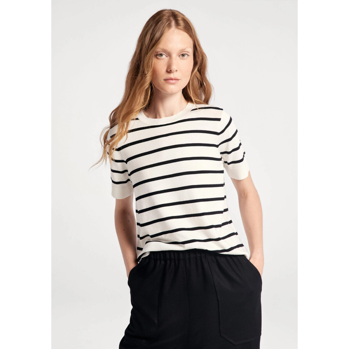 BLUSA FEM - BRANCO E PRETO 