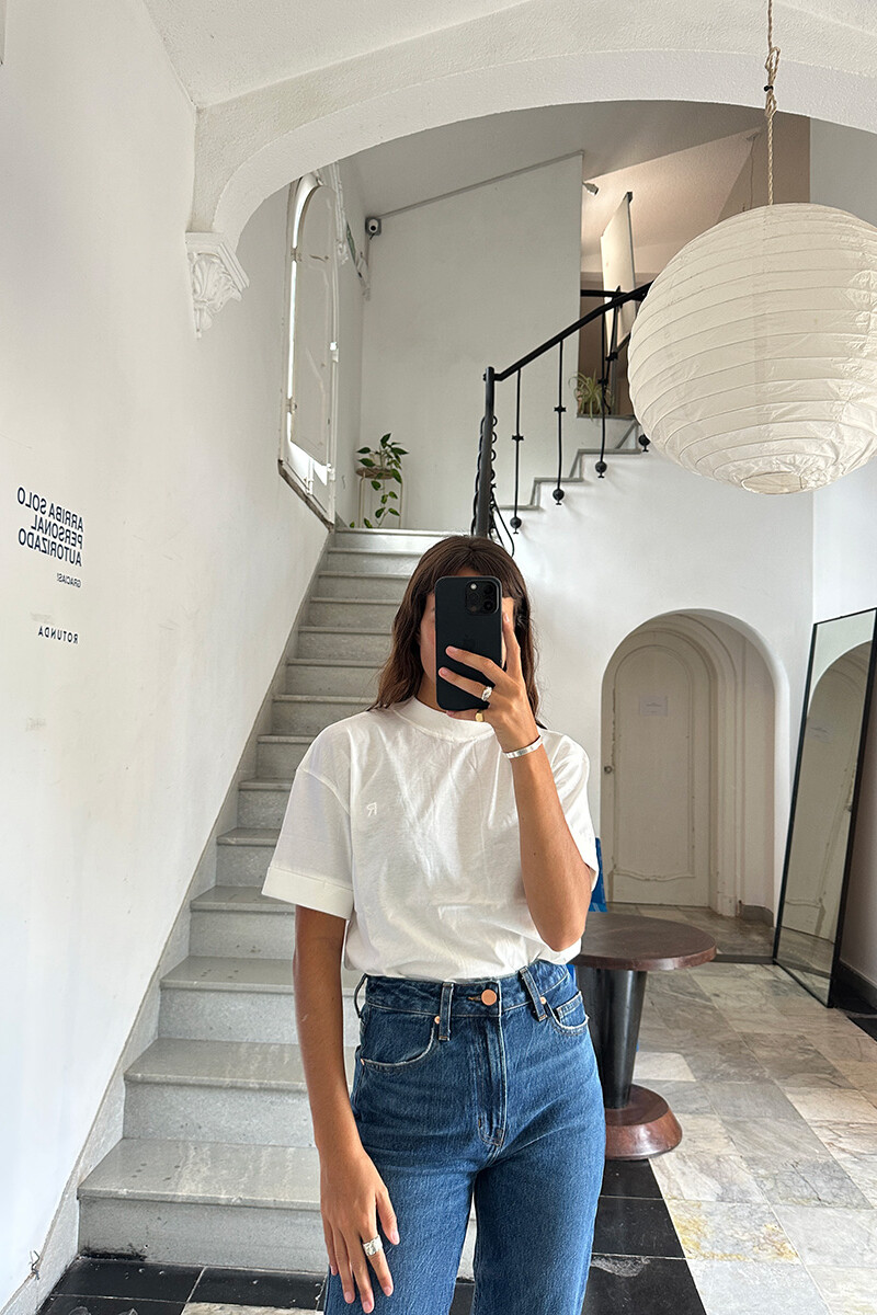 Pouli White