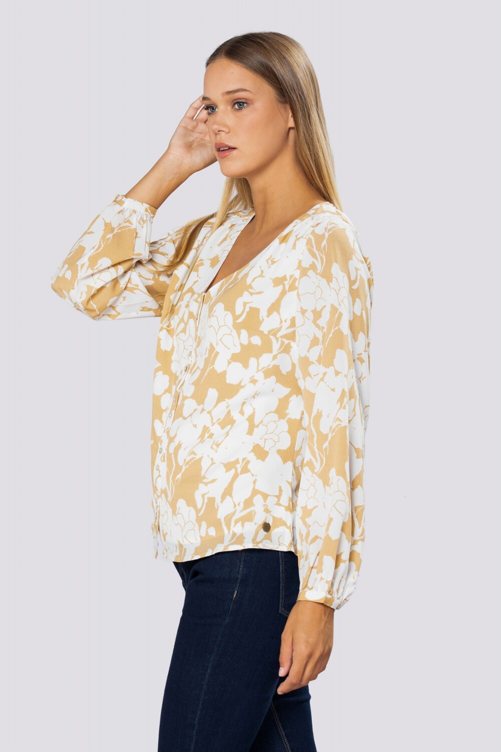 BLUSA ESTAMPADA Mostaza