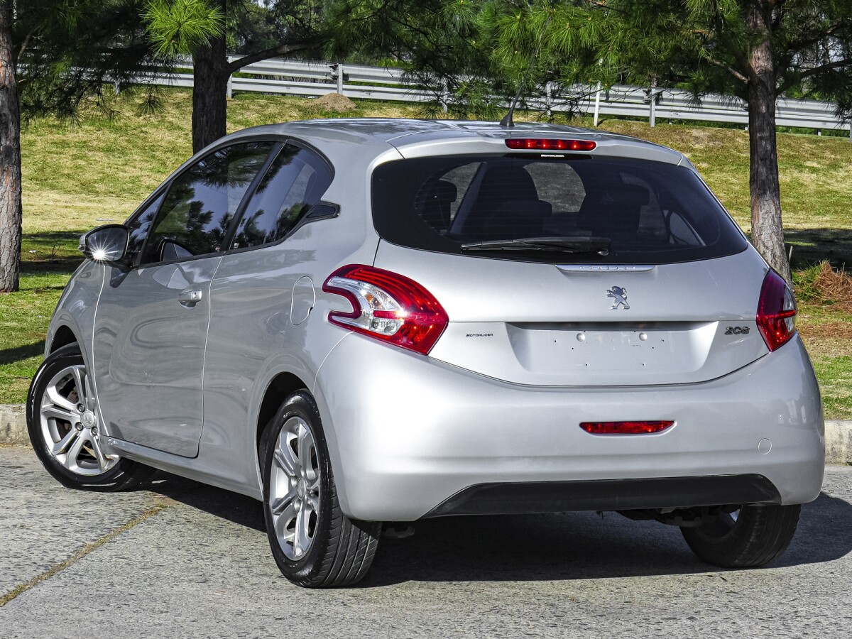 Peugeot 208 Active 1.2 | Permuta / Financia Peugeot 208 Active 1.2 | Permuta / Financia