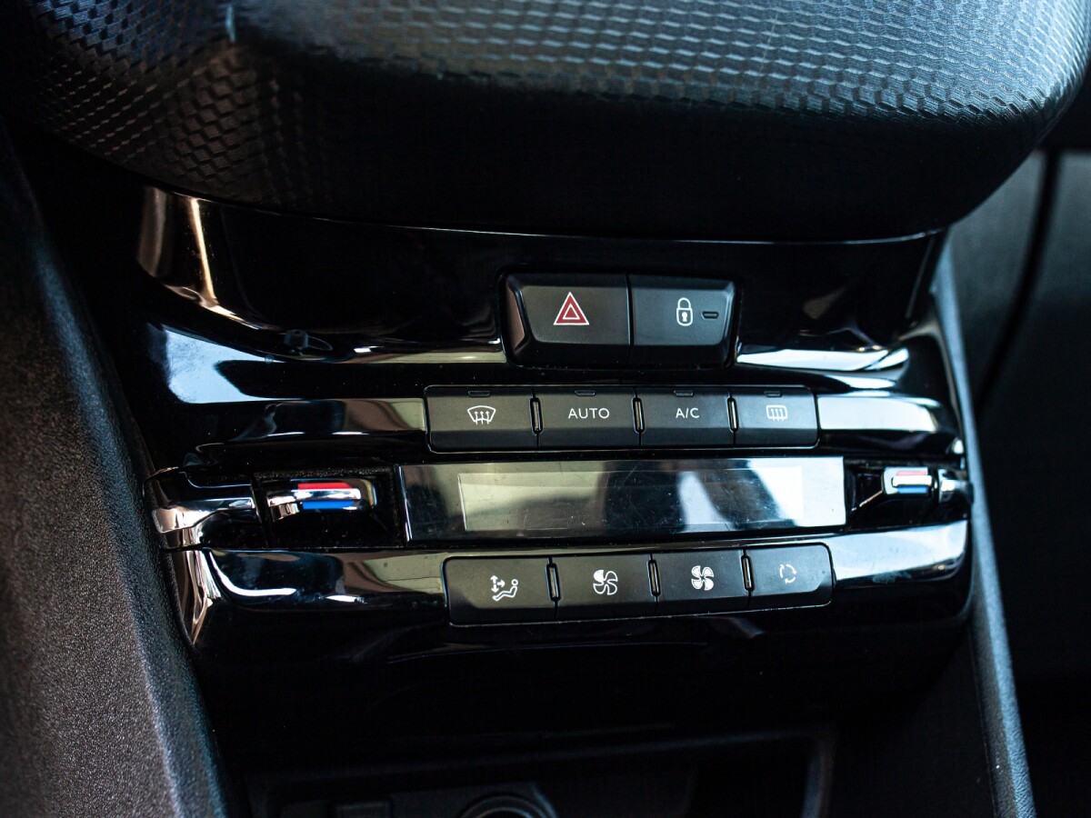 Peugeot 2008 1.6 Active Extra Full | Permuta / Financia Peugeot 2008 1.6 Active Extra Full | Permuta / Financia