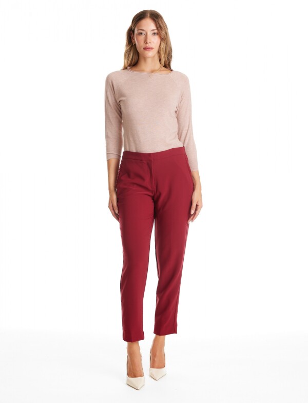 Pantalon Slim & Detalle Plisado BORDEAUX