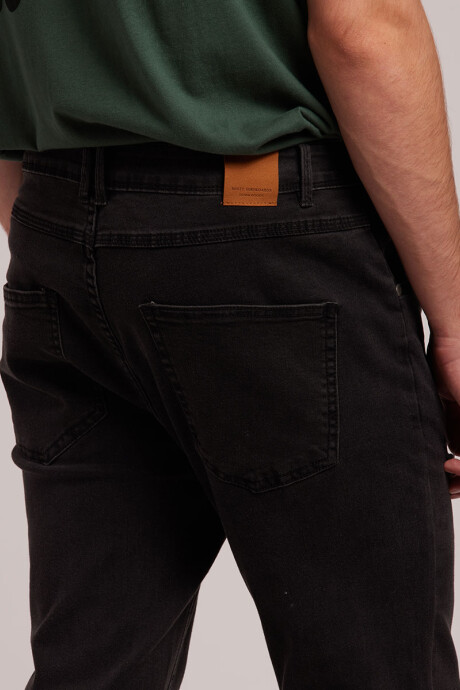 JEAN ANDYW23 RUSTY Negro