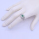 Anillo oro 18k blanco con esmeralda y brillantes. Anillo oro 18k blanco con esmeralda y brillantes.