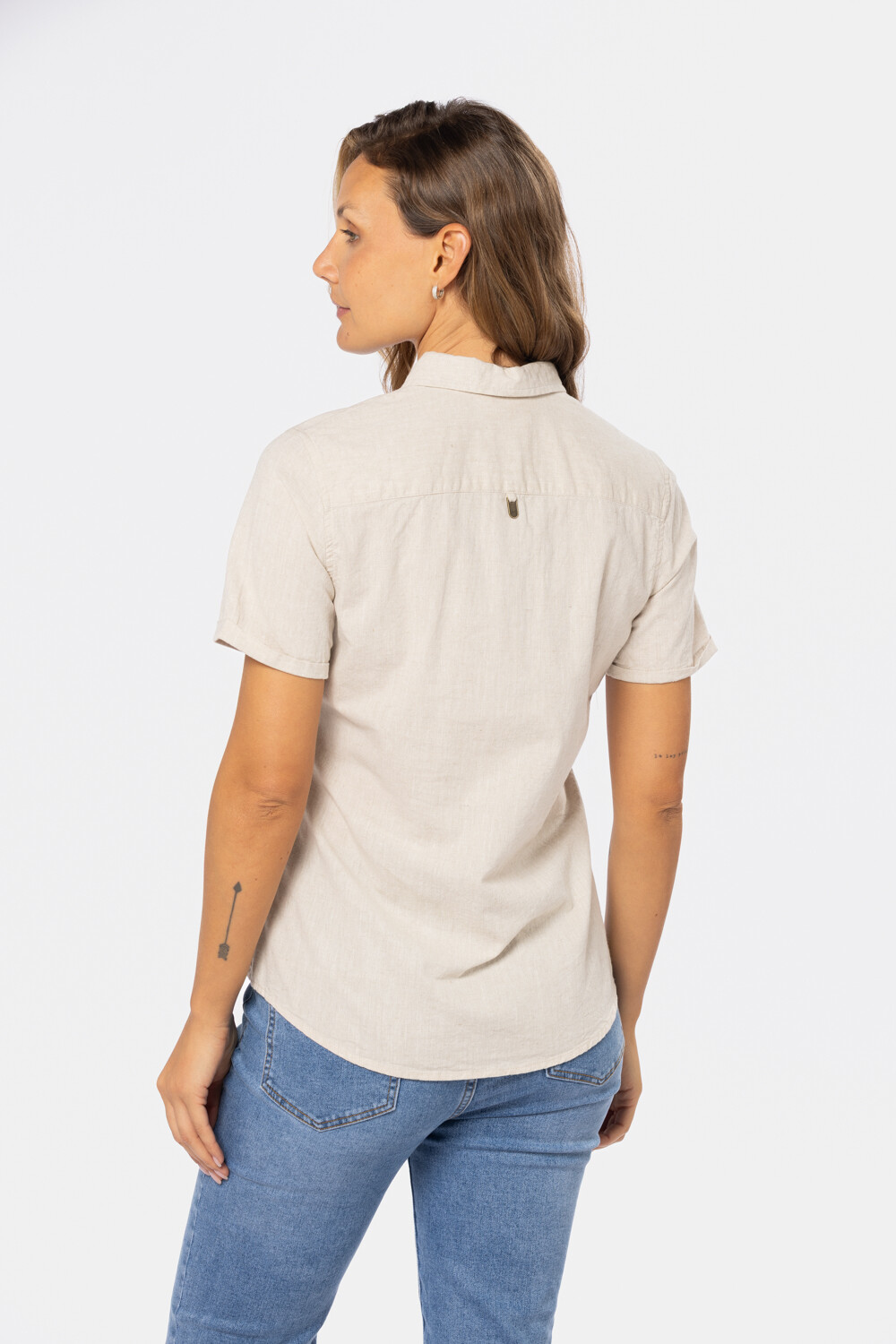 CAMISA DE LINO MEDIO BOTÓN Beige