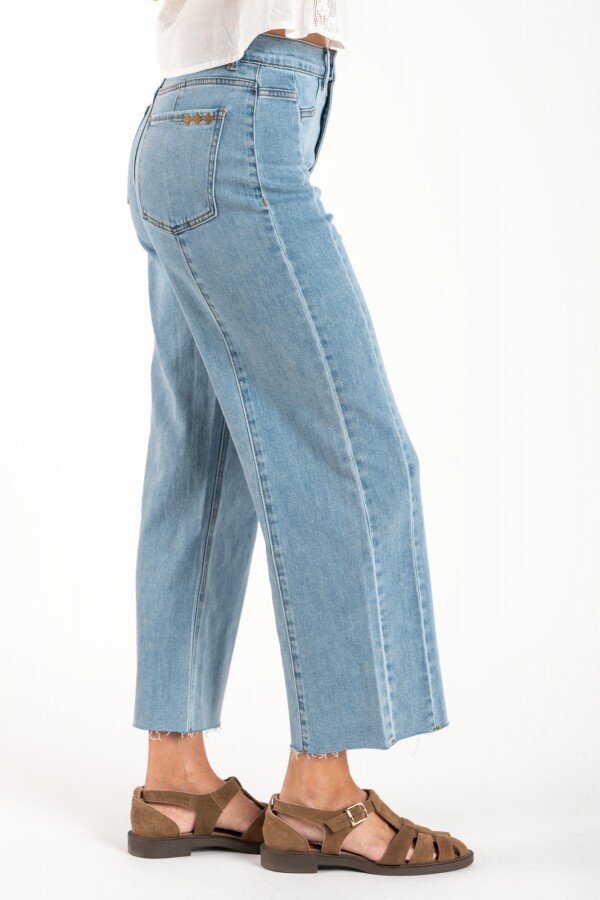 Jean Recto Con Cortes Denim