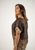 Blusa de satén con dorado Marrón