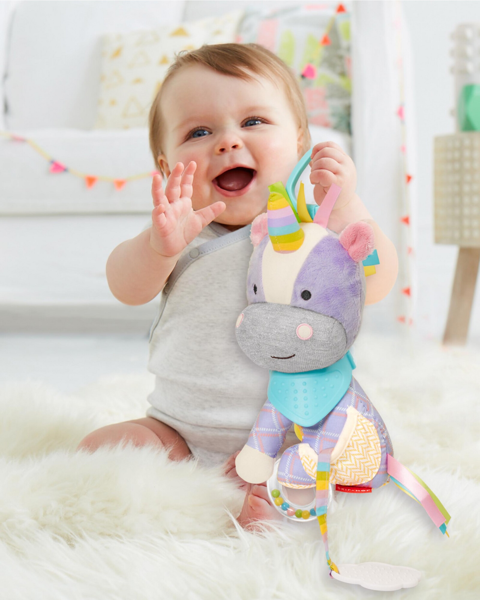 Peluche colgante multisensorial, diseño unicornio Peluche colgante multisensorial, diseño unicornio