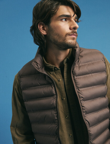 300510 CHALECO HARRY Marron