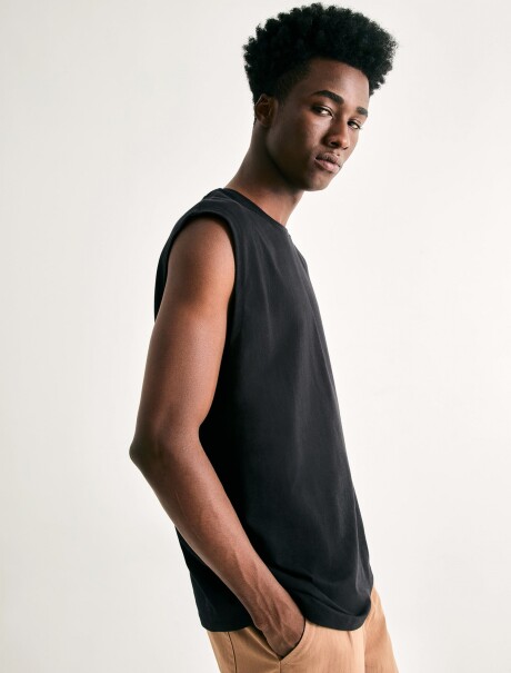 MUSCULOSA BÁSICA NEGRO