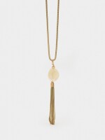 Collar Largo Con Colgante De Flecos beige