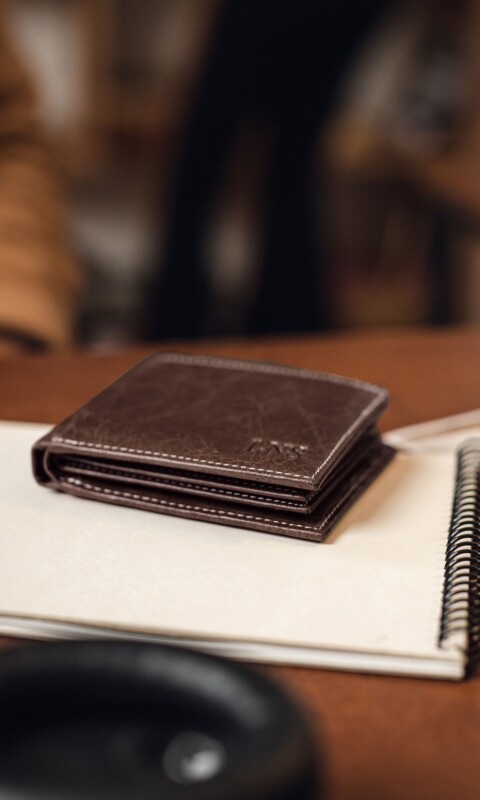 BILLETERA DE CUERO PLATÓN WHISKY