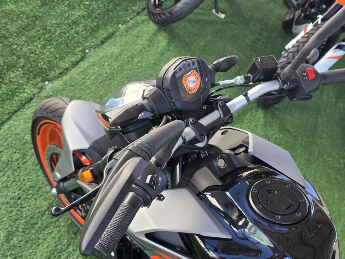 KTM Duke 200 0KM | Permuta / Financia KTM Duke 200 0KM | Permuta / Financia