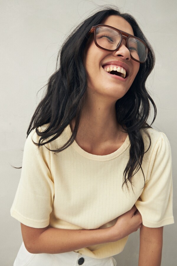 REMERA CARLO AMARILLO PASTEL