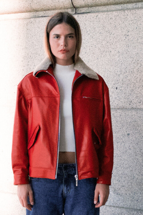 BOMBER CUERO LISBOA ROJO