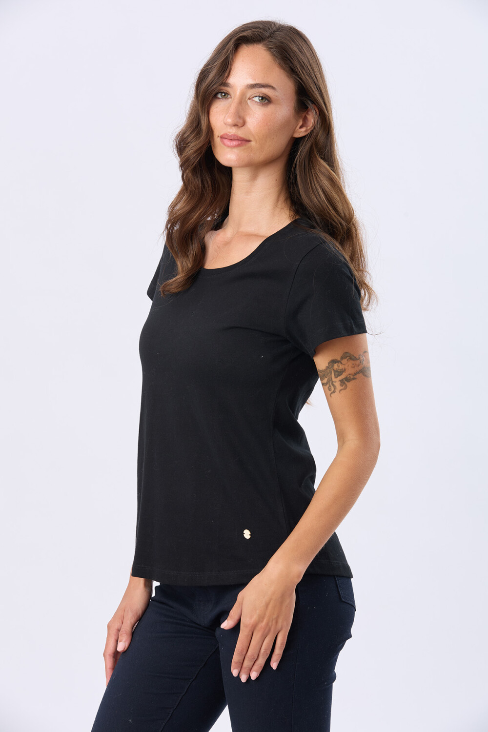 REMERA BÁSICA DE ALGODÓN Negro