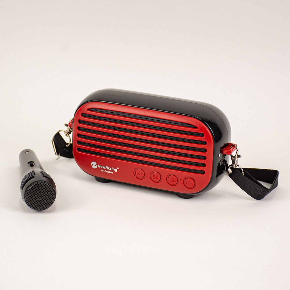 Parlante Microfono Con Bluetooth Y Usb A Bateria - Rojo 