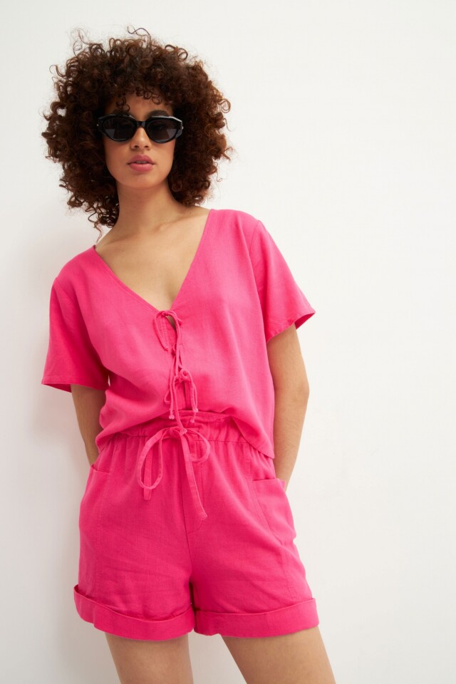 Short de lino con cintura paperba fucsia