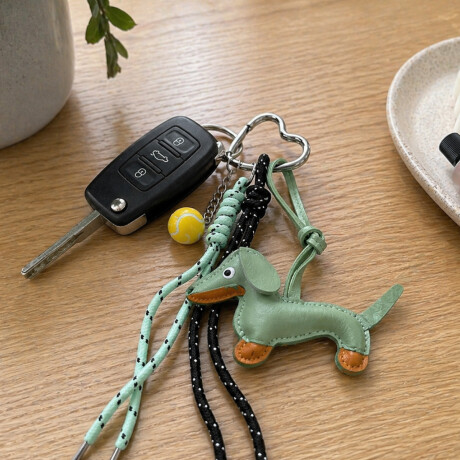 Llavero con accesorios Perrito Salchicha Verde Agua