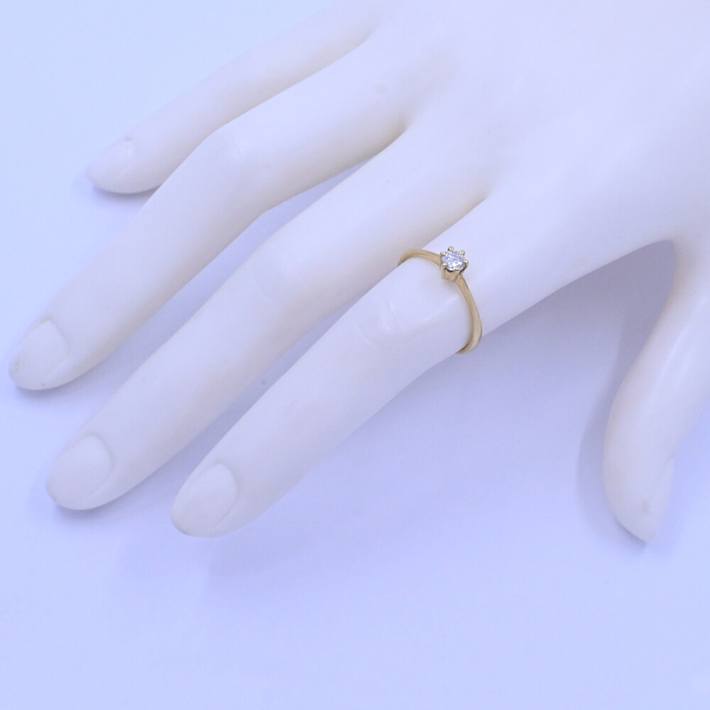 Anillo solitario oro 18k amarillo y brillantes engarce 6 puntas. Anillo solitario oro 18k amarillo y brillantes engarce 6 puntas.