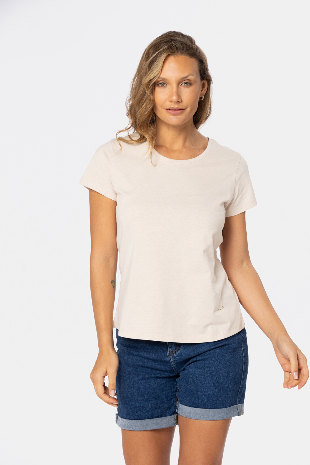 REMERA BÁSICA DE ALGODÓN Beige