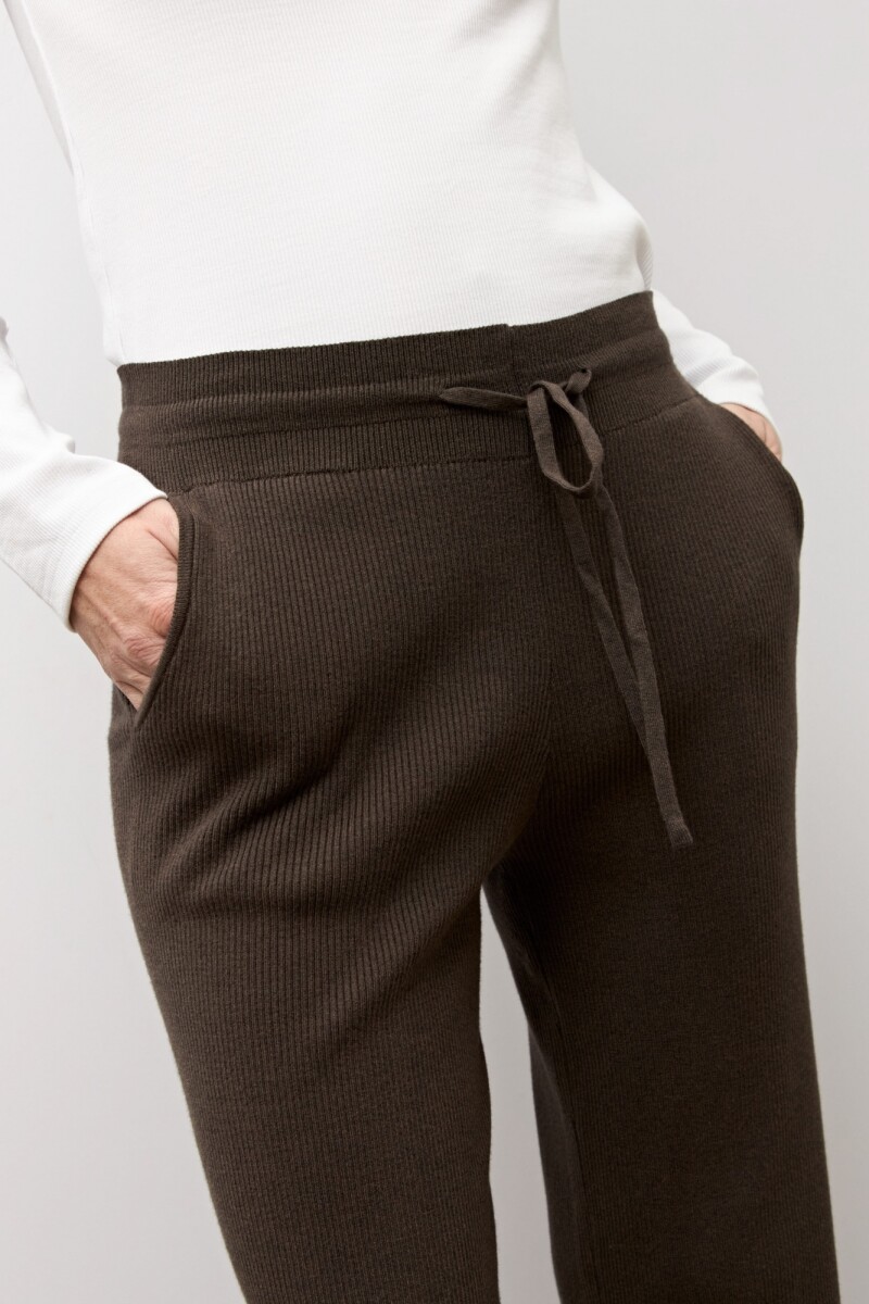 Pantalon tejido chocolate melange