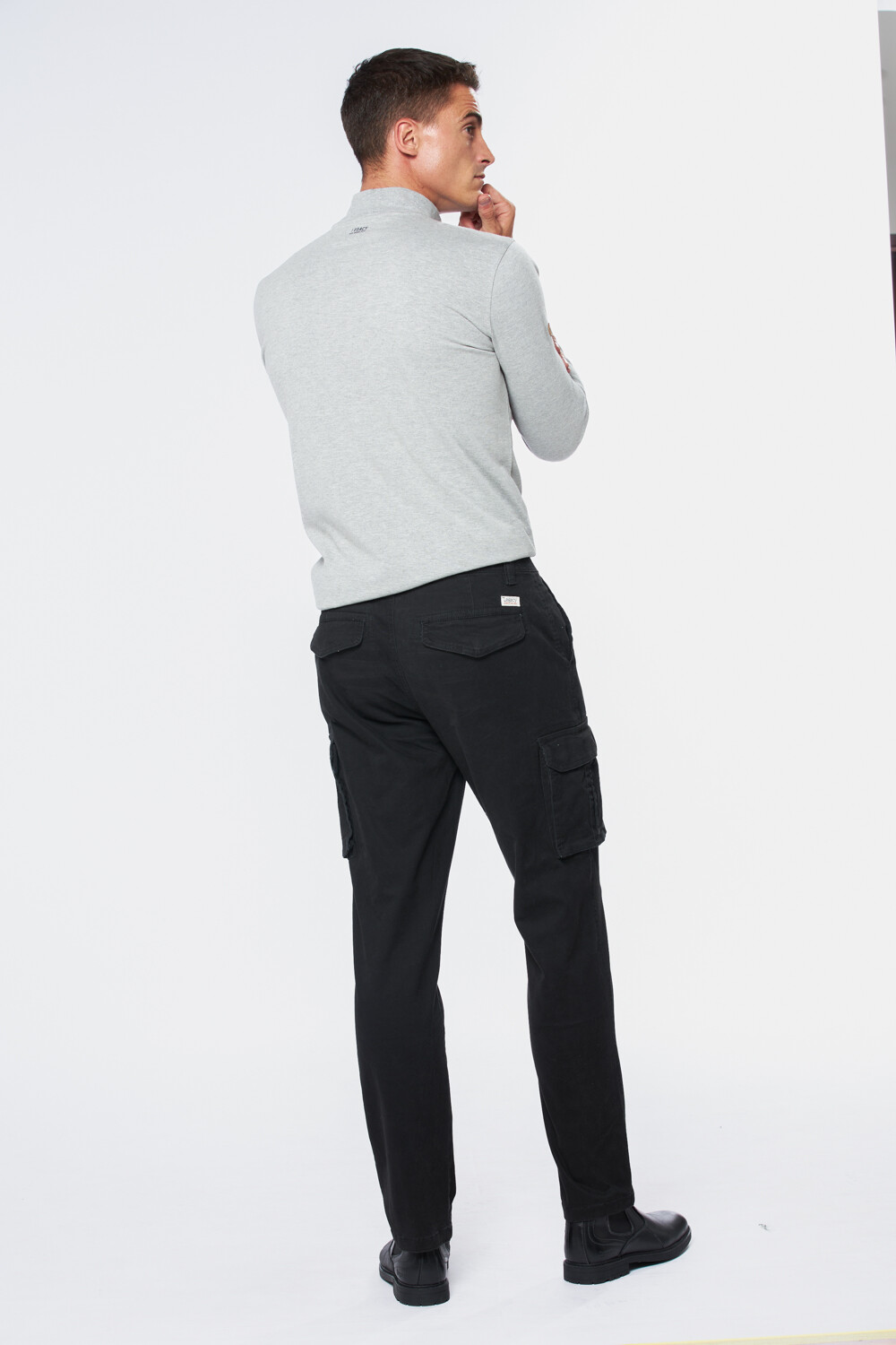 PANTALÓN CARGO Negro
