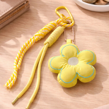 Llavero con Flor y Cuerdas Amarillo