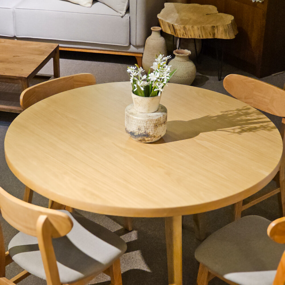 Mesa de comedor redonda Modena -120cm de diámetro, Roble (por pedido) Mesa de comedor redonda Modena -120cm de diámetro, Roble (por pedido)