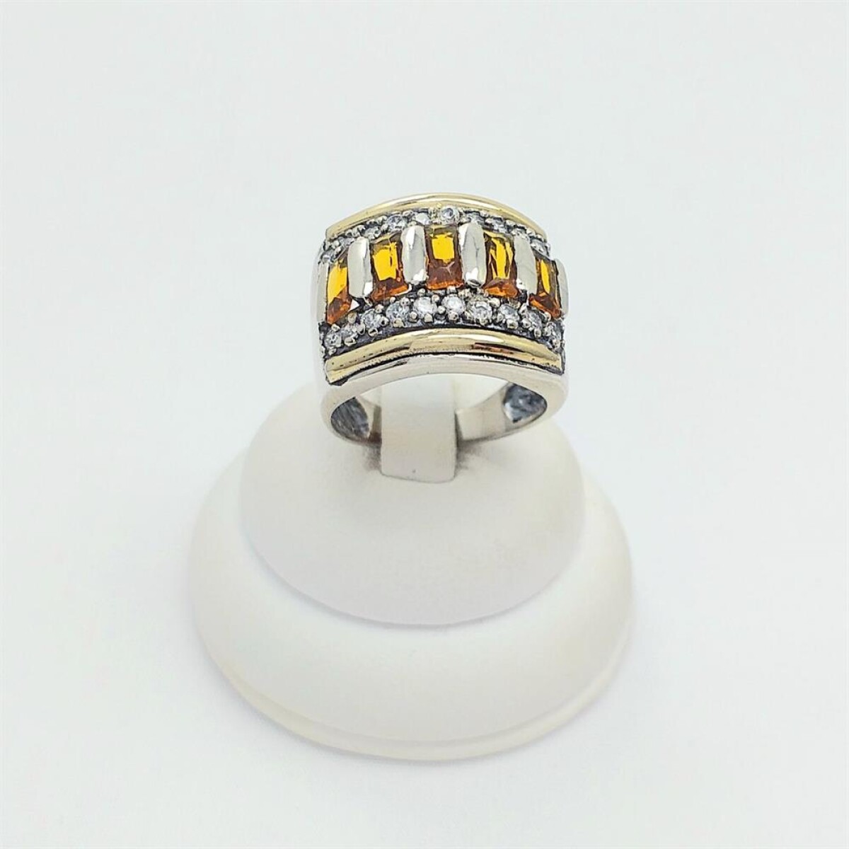 Anillo de plata 925, con circonias y double en oro 18 ktes. Modelo BEE. 