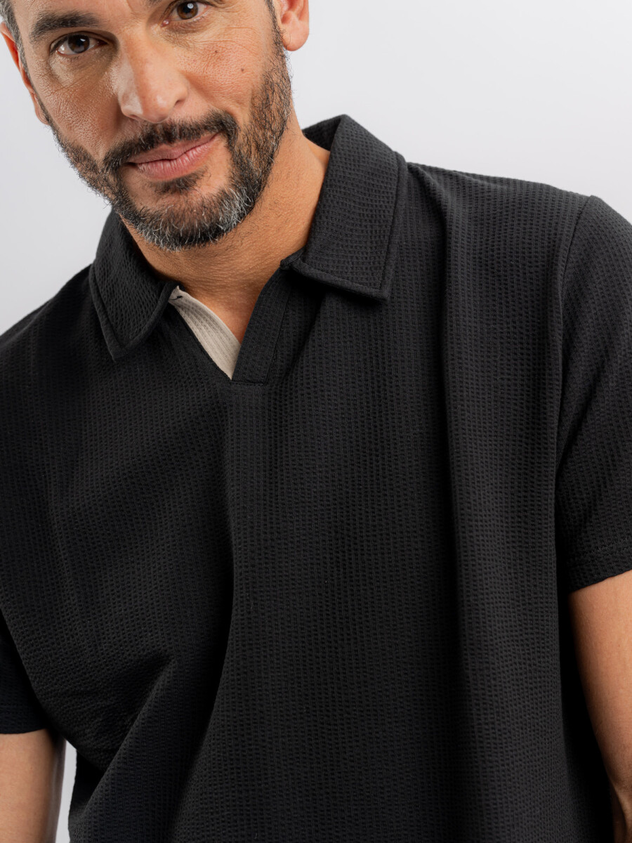 Remera m/c cloque Dusk - negro 