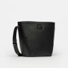 Cartera al Hombro Hana En Cuero Graneado Negro